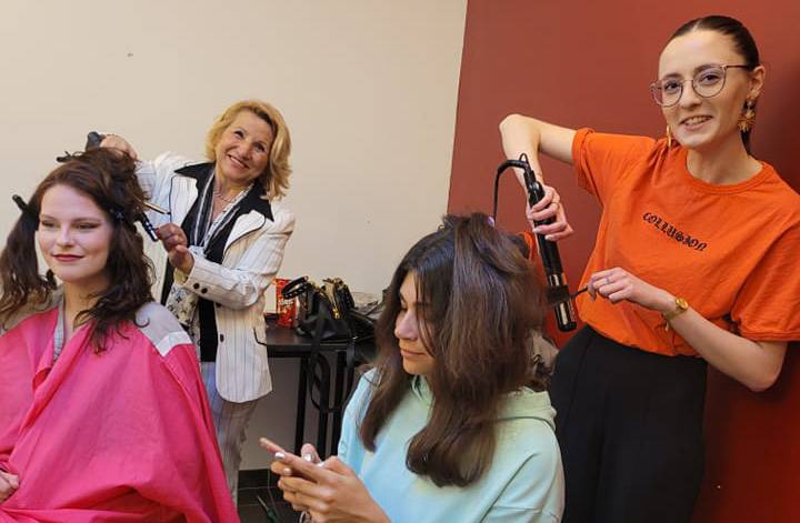 Rose-coiffure-Saint-Yrieix-La-Perche (26)